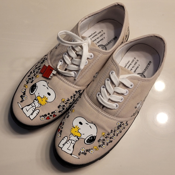 SNOOPY AND WOODSTOCK Floral Tan Canvas Sneakers Women's 10 The Bradford Exchange - Picture 6 of 16